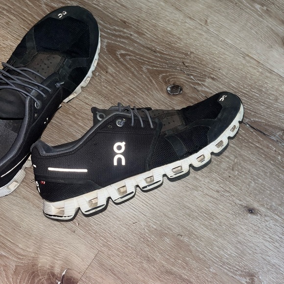 On clouds - Picture 2 of 4